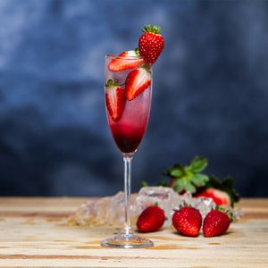 Taça de Champanhe 150ml Natural em Policarbonato Linha Salut VEM