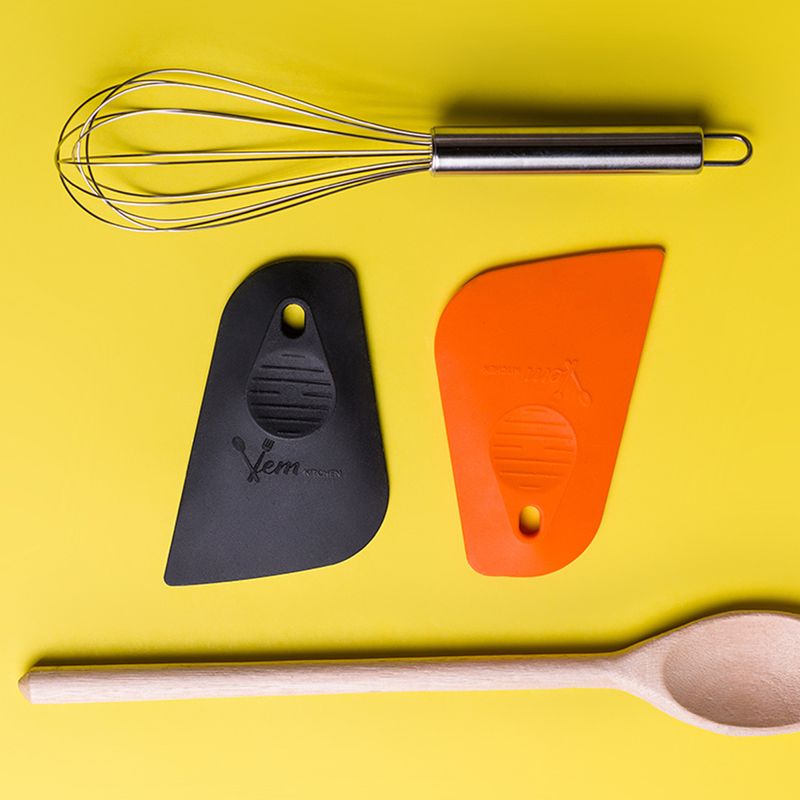 Espatula-de-Confeitaria-125x9cm-Preta-em-Silicone-Linha-Prepare