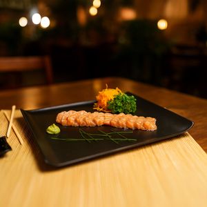 Bandeja Servir Quadrada 30x30 Preta em Polipropileno