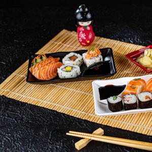 Prato Para Sushi Retangular 11,5x19,5 Preto em Polipropileno