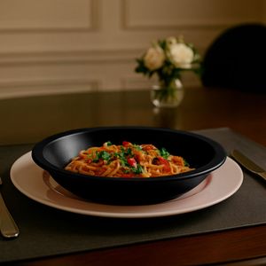 Prato Elegance Fundo Redondo 22cm Preto em Polipropileno